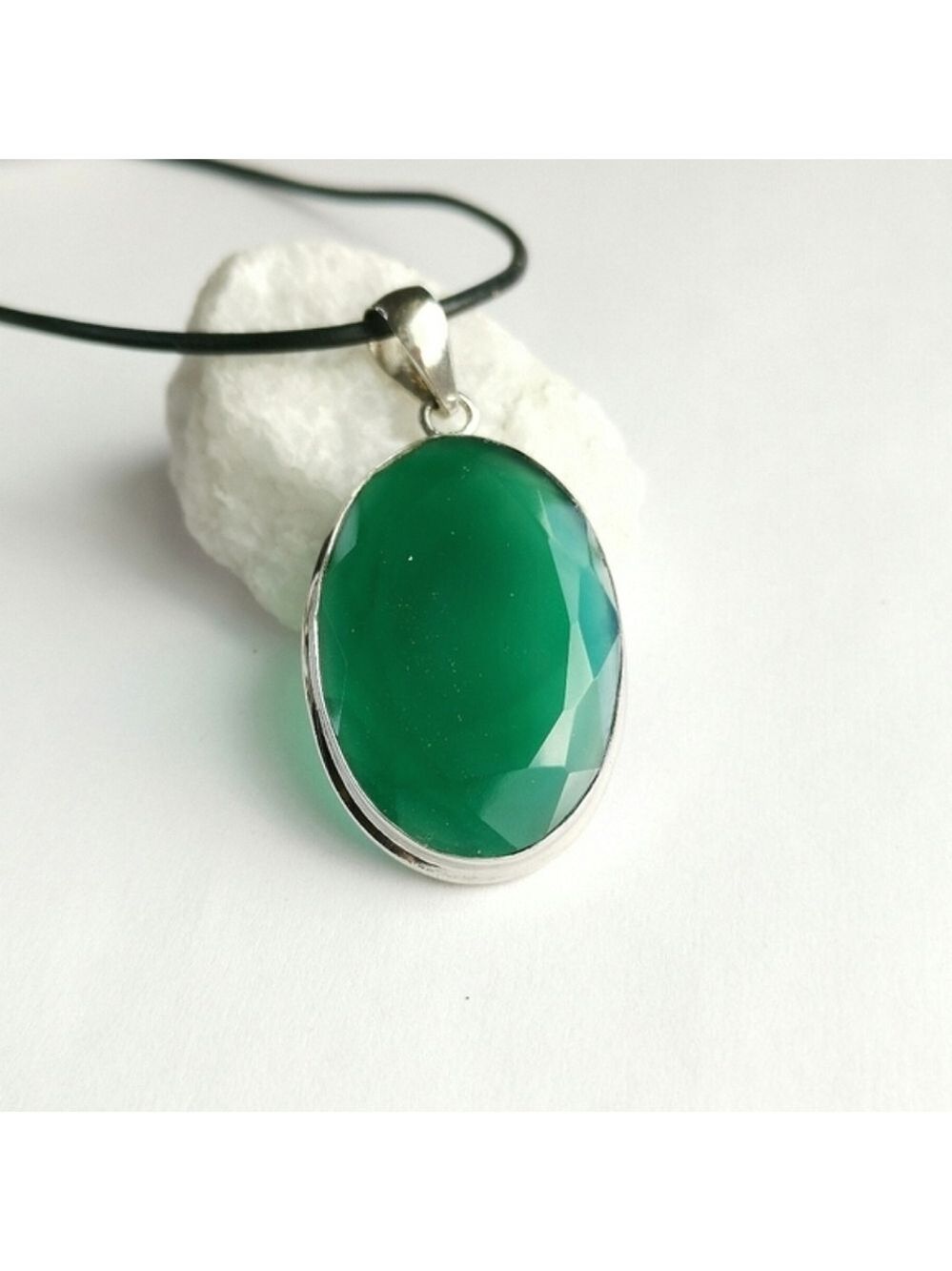 Large Oval Green Onyx Pendant Necklace 🆕